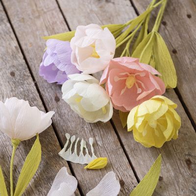 Tulpenblüten aus Krepppapier